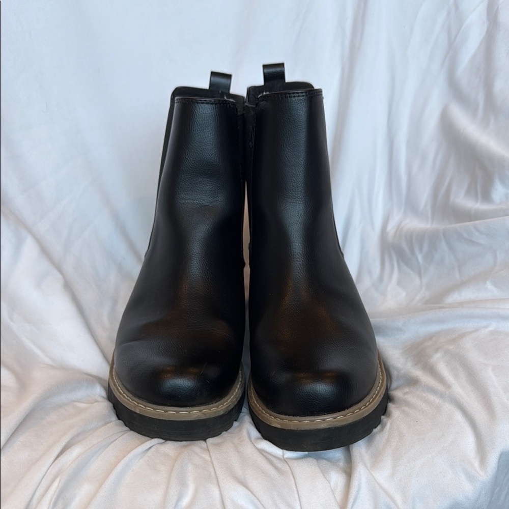 Universal Thread Black Ankle Boots Timeless Design